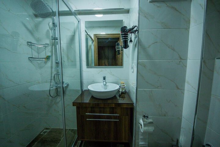 Room 35 of 48