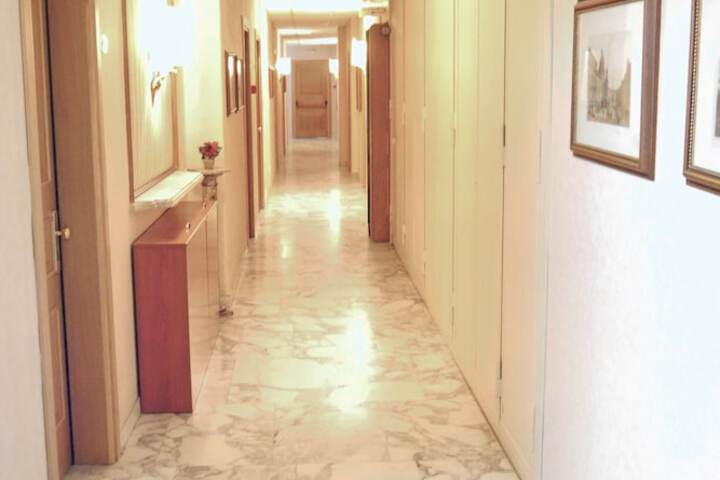 Ballroom/Hall 180 of 201