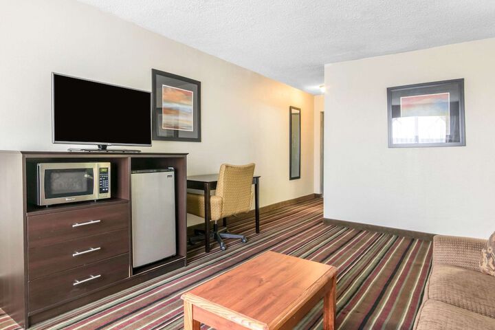 Room 33 of 57