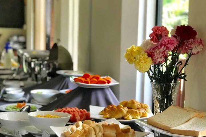 Breakfast/Coffee Service 64 of 84