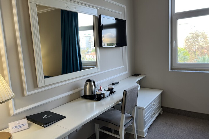 Room 64 of 164