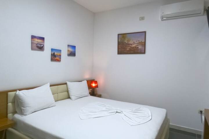 Room 6 of 55