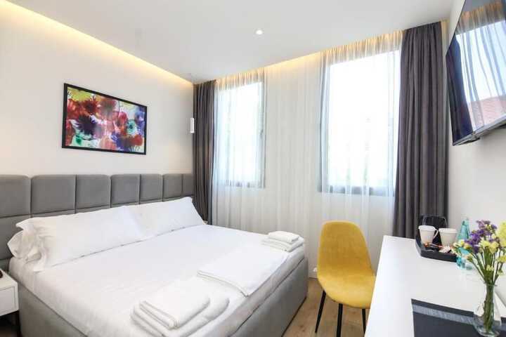 Room 17 of 59