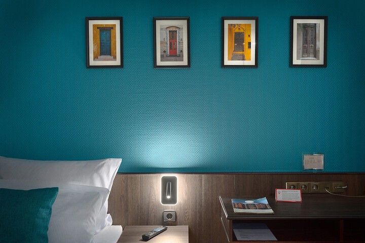 Room 26 of 76