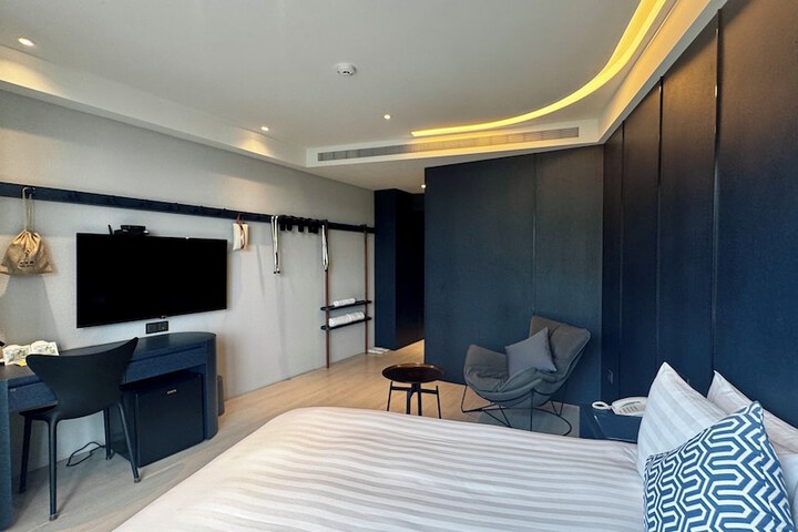 Room 21 of 49