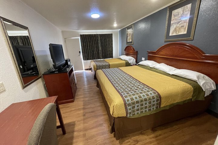 Room 14 of 25