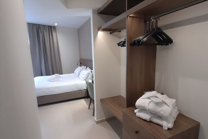 Room 16 of 53