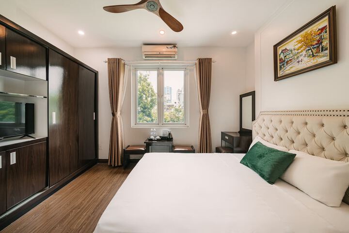 Room 10 of 49