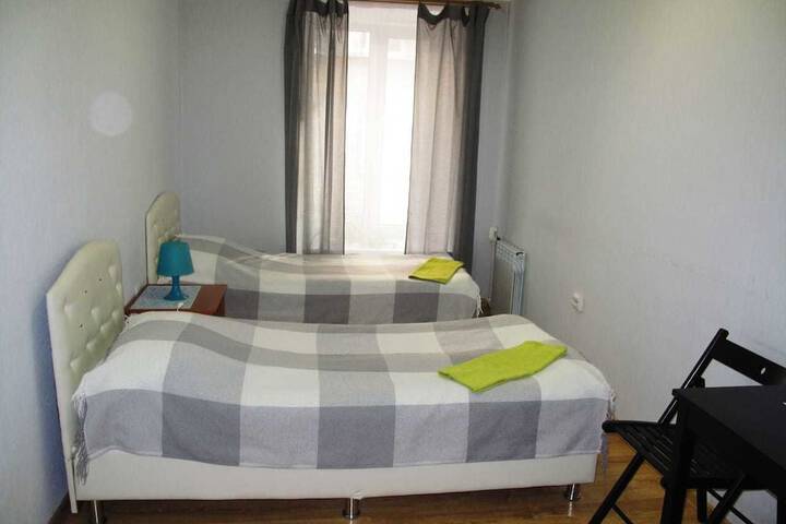 Room 7 of 16