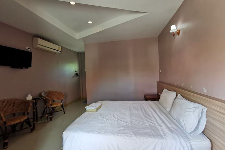 Room 8 of 24