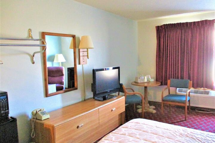 Room 4 of 11