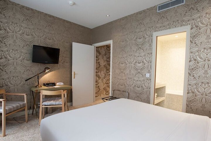 Room 26 of 50
