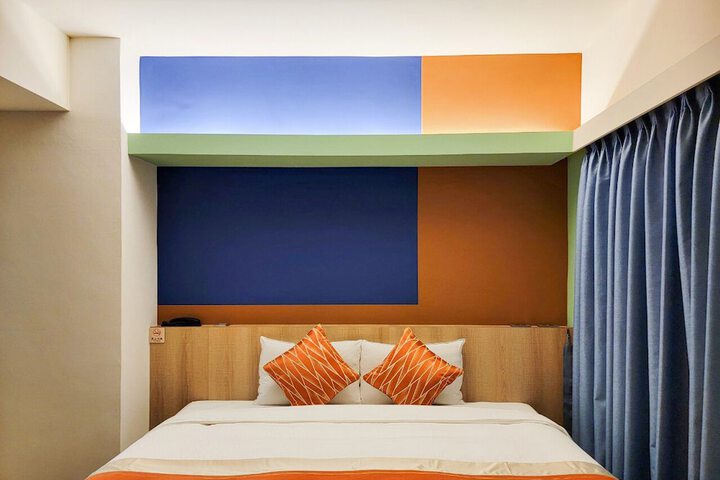 Room 9 of 31