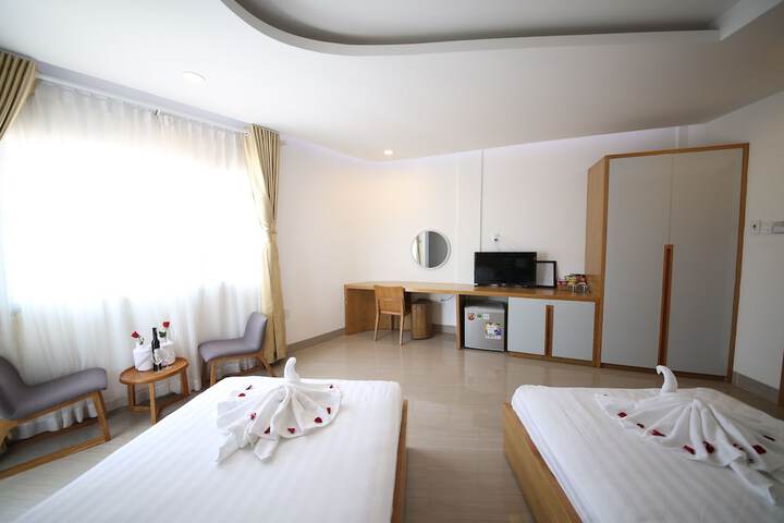 Room 27 of 78