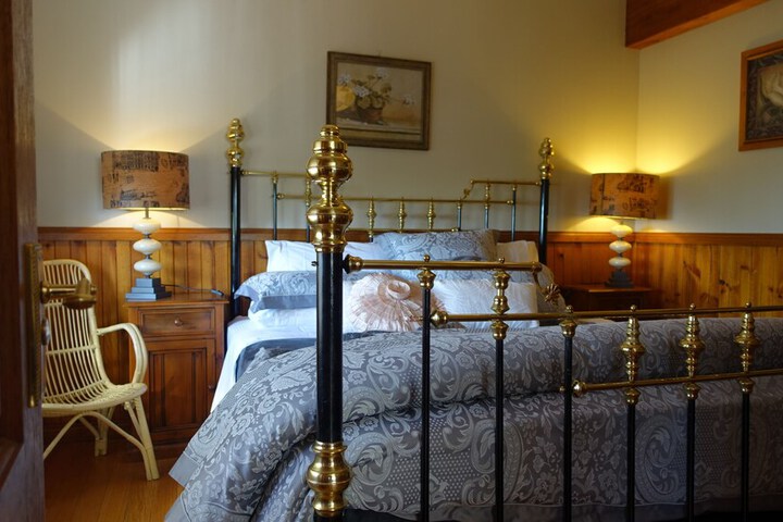 Room 8 of 50