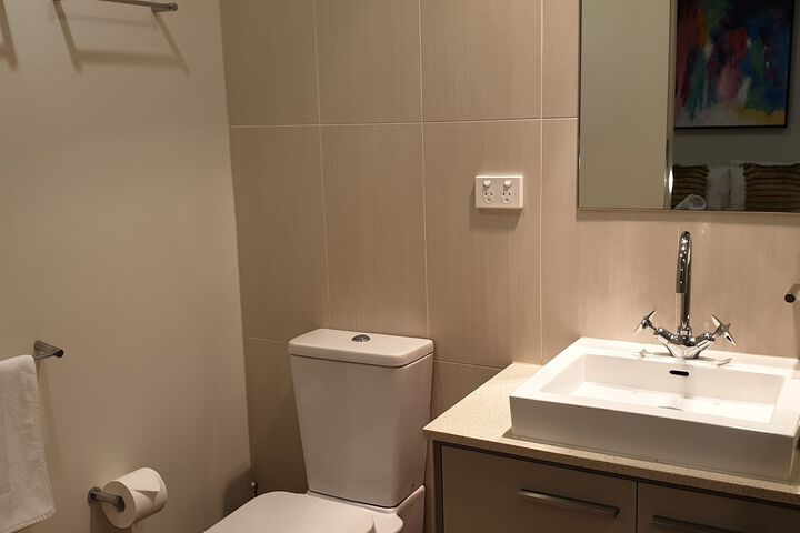 Room 2 of 6
