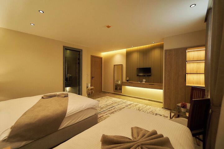 Room 10 of 148
