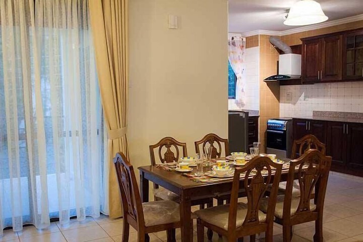 Room 5 of 17