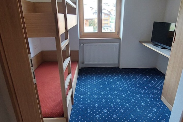 Room 11 of 29