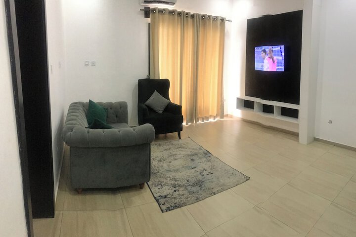 Room 12 of 66
