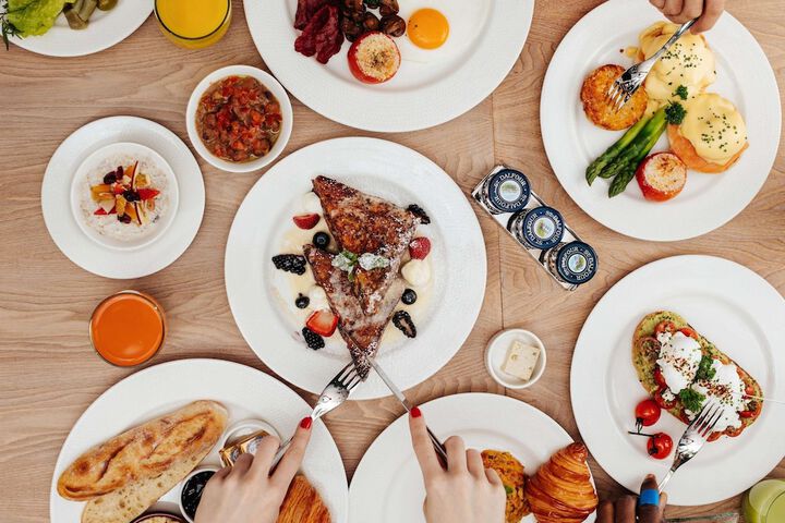Breakfast/Coffee Service 201 of 310