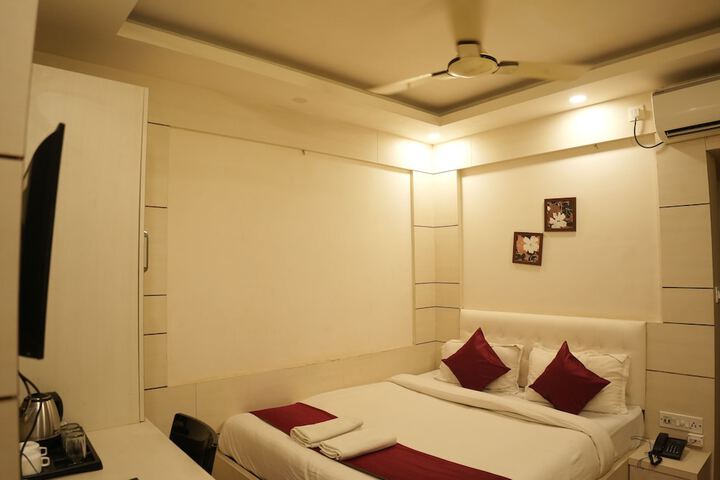 Room 15 of 53