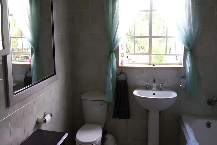 Room 12 of 18