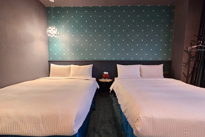 Room 8 of 49