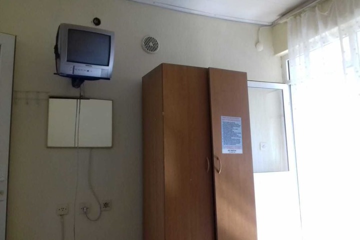 Room 8 of 11