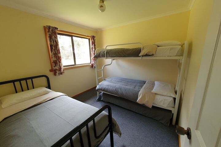 Room 6 of 34