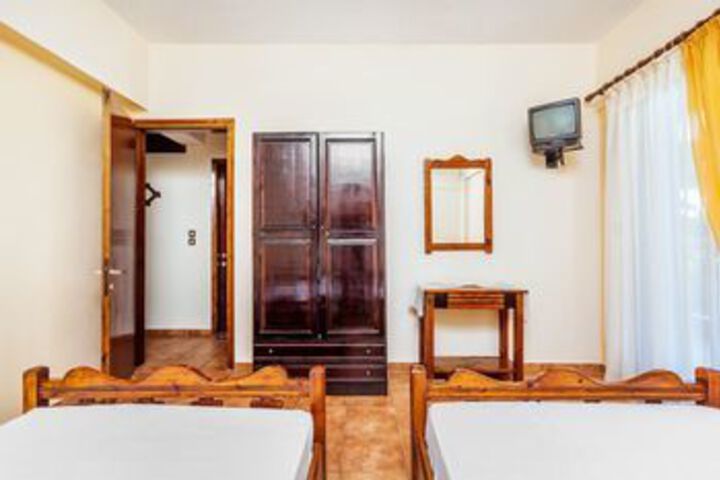 Room 11 of 26