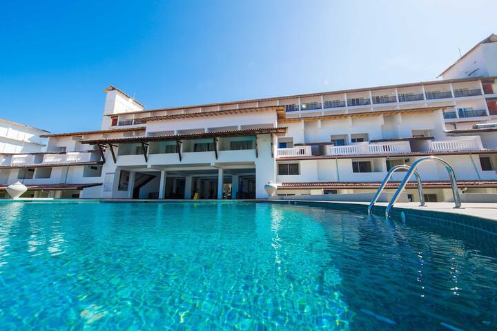 Pool Hotel