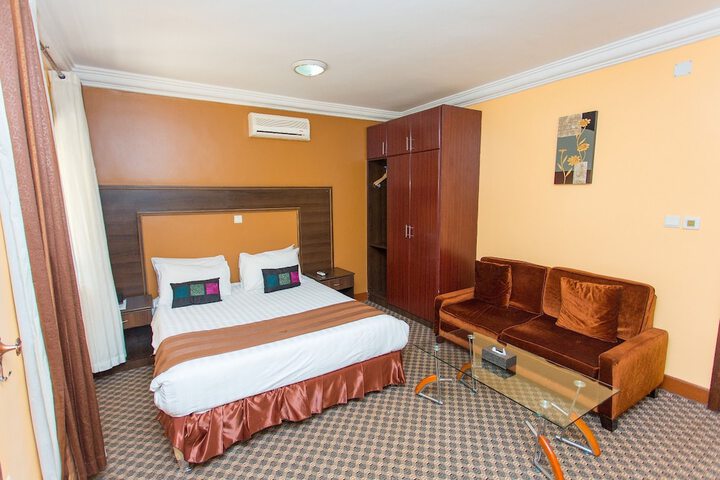 Room 4 of 22