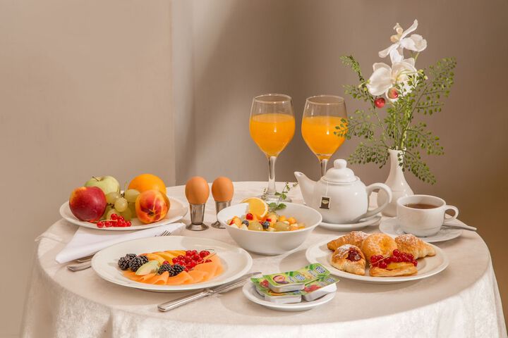 Breakfast/Coffee Service 82 of 135