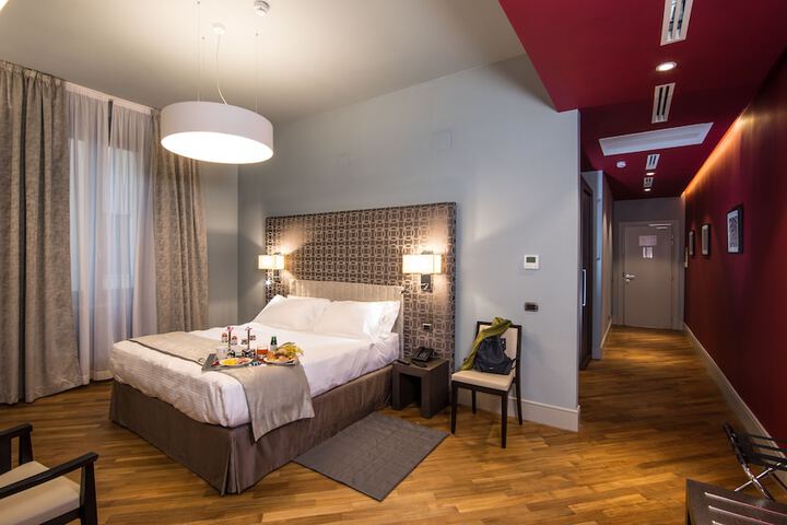 Room 10 of 78