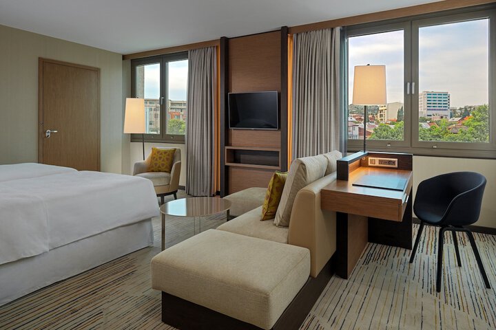 Room 33 of 256