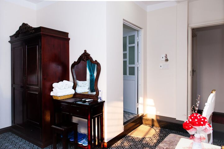 Room 35 of 62