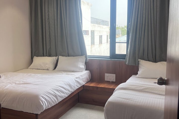 Room 5 of 34