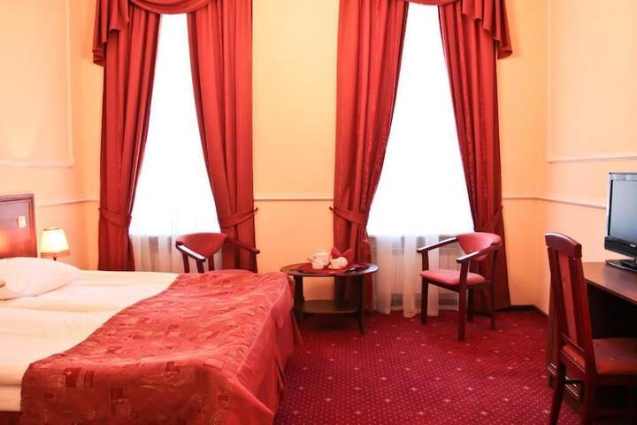 Room 12 of 23
