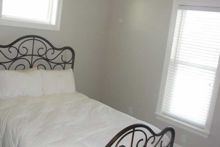 Room 4 of 32