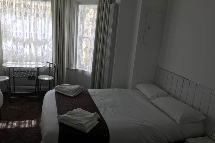 Room 32 of 66