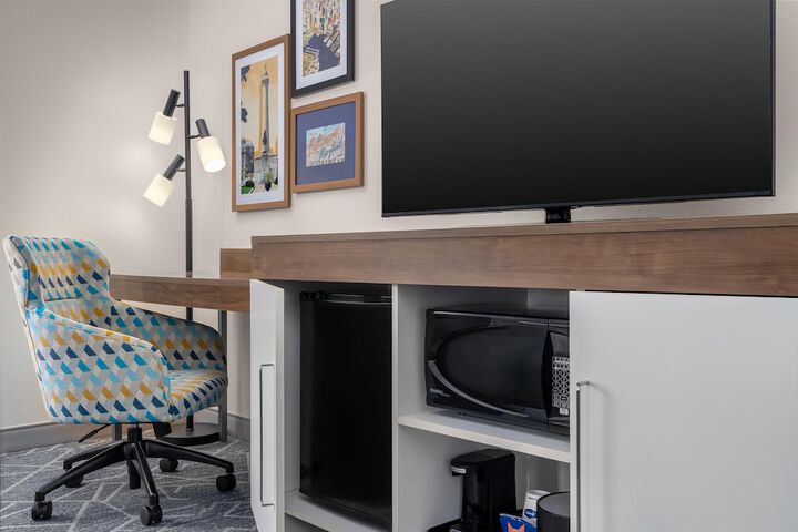 Room 15 of 38