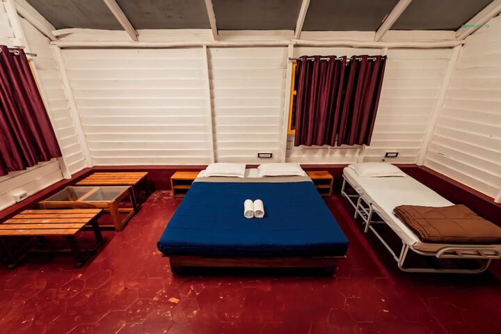 Room 7 of 20