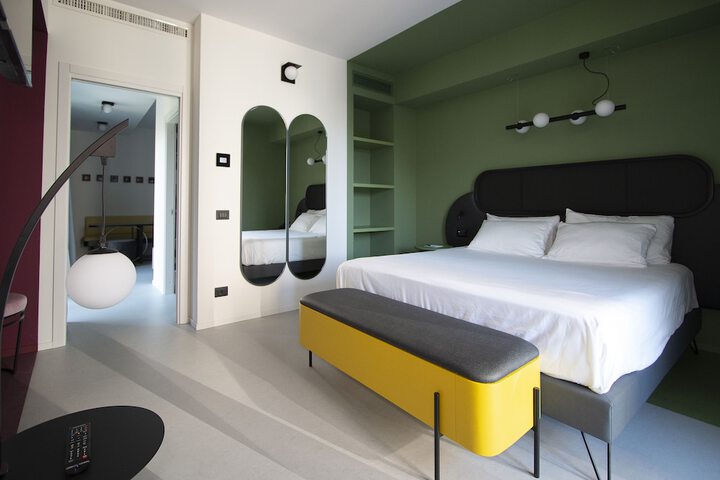 Room 19 of 127