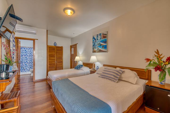 Room 10 of 34