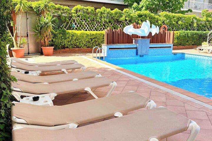 Pool Hotel