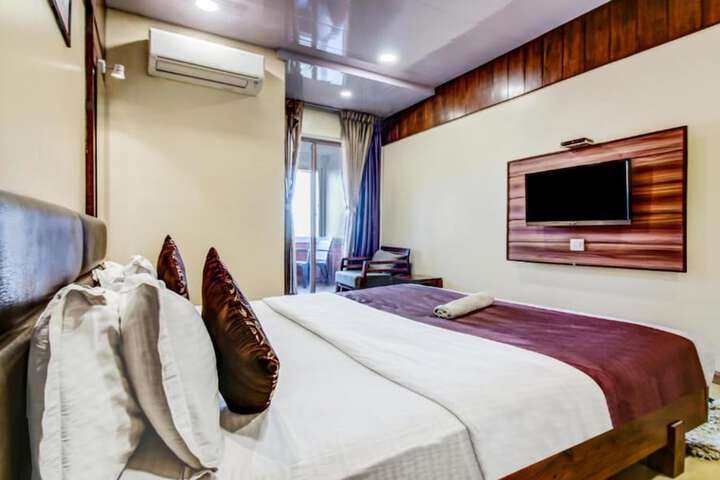 Room 5 of 26