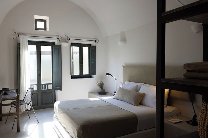 Room 4 of 50