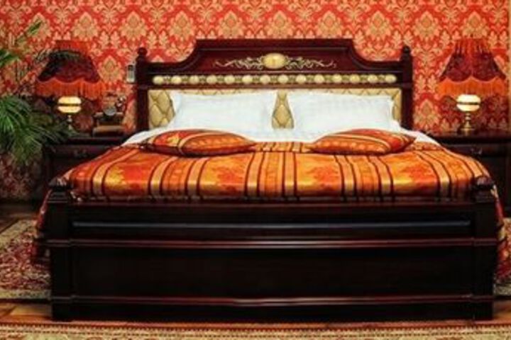 Room 5 of 32