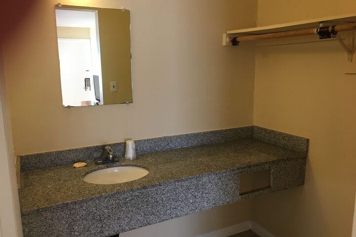 Bathroom sink